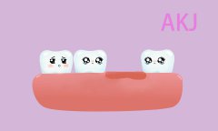 假牙掉了可以自己粘吗？深圳牙医告诉你固定假牙好还是活动假牙好