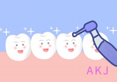 深圳洁牙师：定期洗牙不会对牙齿造成磨损